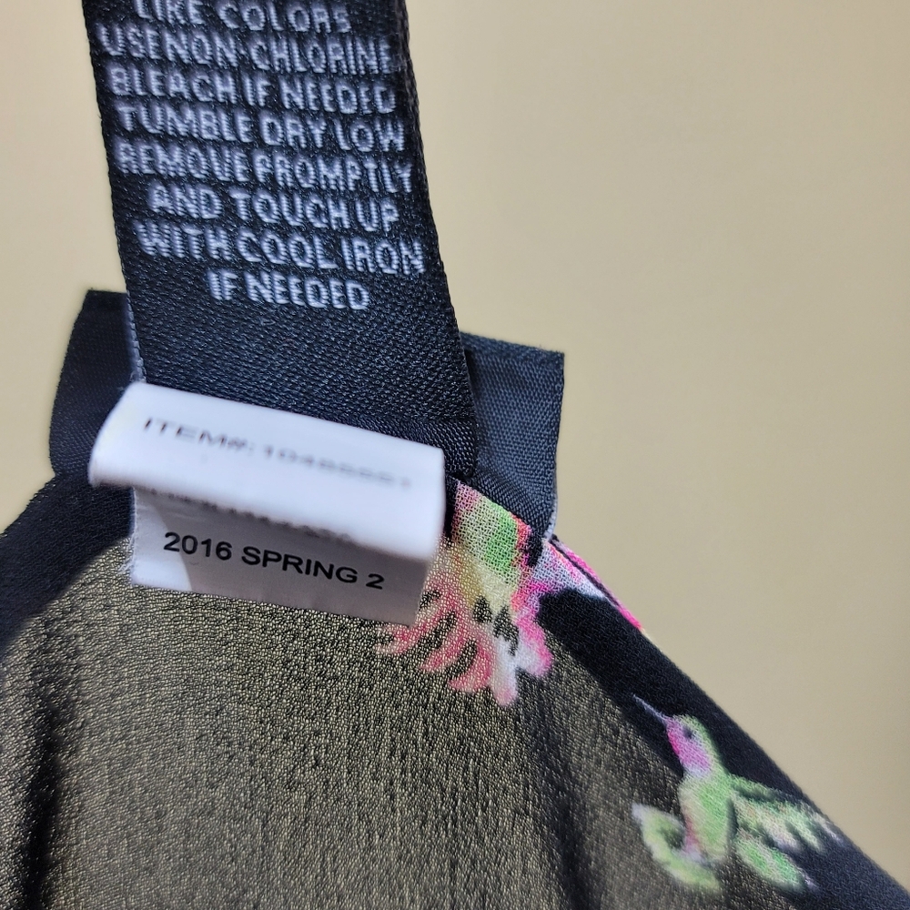 Torrid Black Hummingbird Print Tank Top Blouse Plus Size 5 - Picture 6 of 7